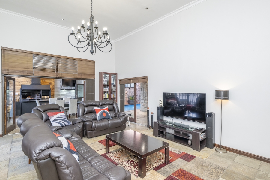 4 Bedroom Property for Sale in Van Riebeeckshof Western Cape